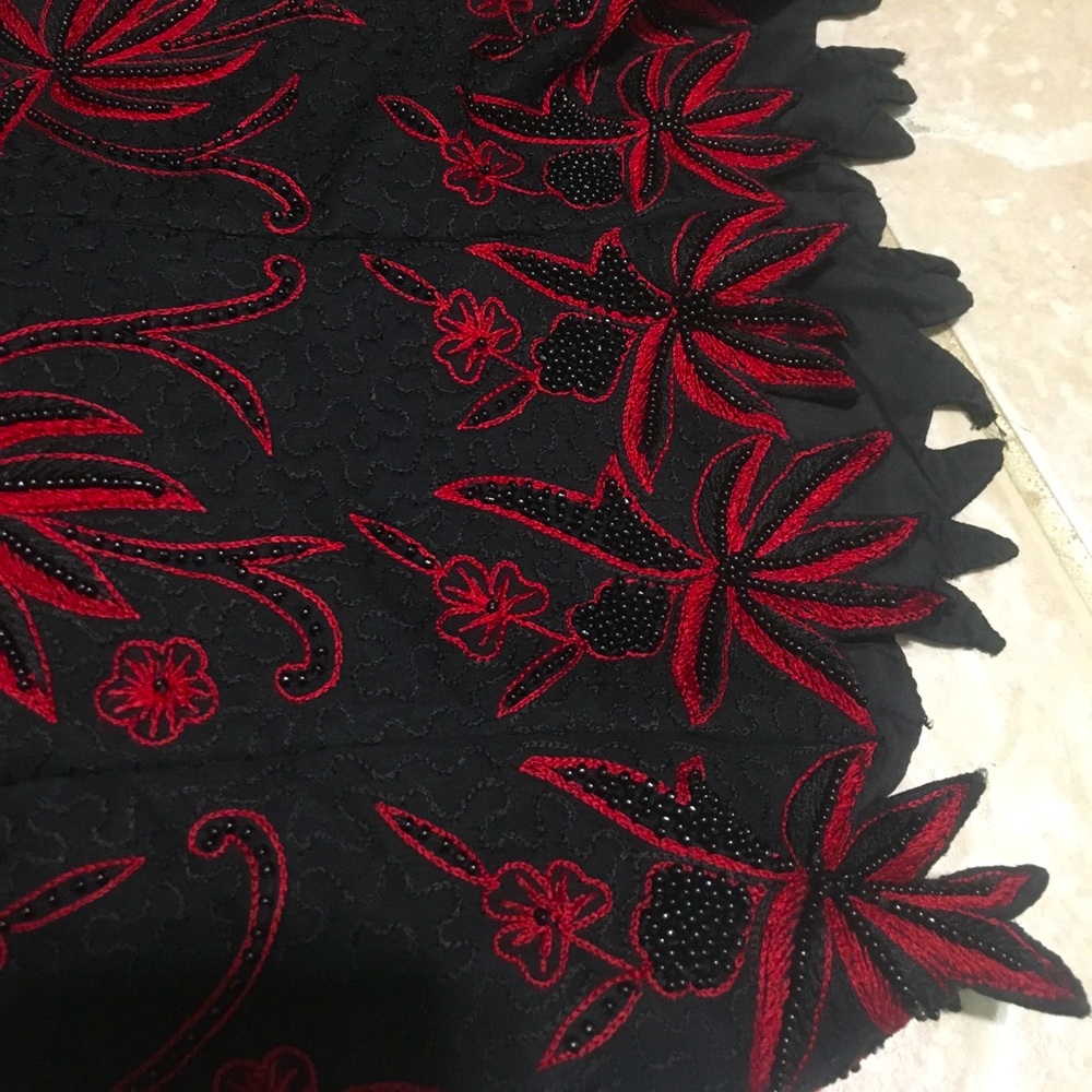 SOLD - Silk Beaded Embroidered Floral Bustier Top - Vampire Vibes 🧛🏻♀️ - Picture 4 of 9